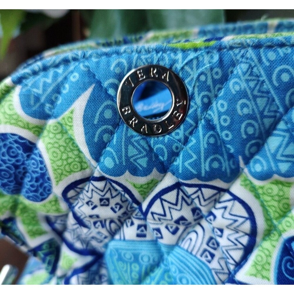 Vera Bradley Authentic Daisy Doodle Bag With Chain And Toggle! ❤️ - Picture 4 of 7